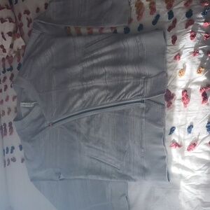 LULULEMON GRAY ZIP UP SWEATSHIRT SIZE 6
